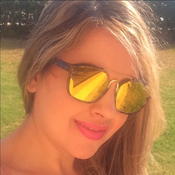 Mirrored sunglasses 😎 with grey leopard frames - Picture 3 of 8